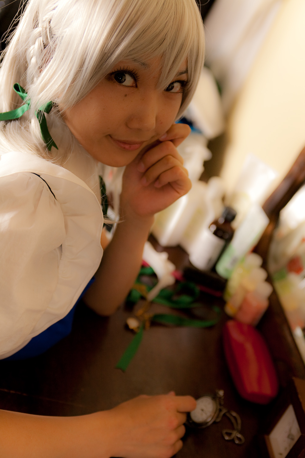 cosplay美女套图 c77 Sakuya Izayoi　白丝假发扮相(1)